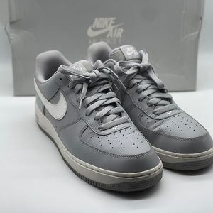 Nike Air Force 1 Low Mens Size 9.5 Gray Athletic Shoes Sneakers 820266-004